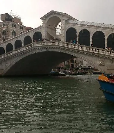 La Bella Venezia Couette-café